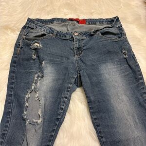 Zanadi size 18 Distressed Women's Blue Denim Jeans